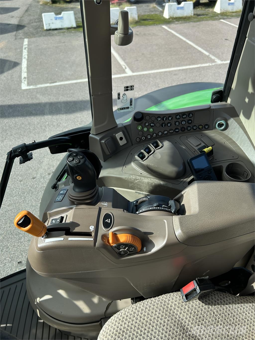 John Deere 6090M AP TRAKTOR STEPNOSE Traktorok