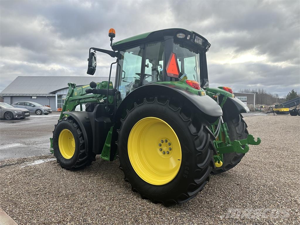 John Deere 6090M m JD 623R LASTARE الجرارات
