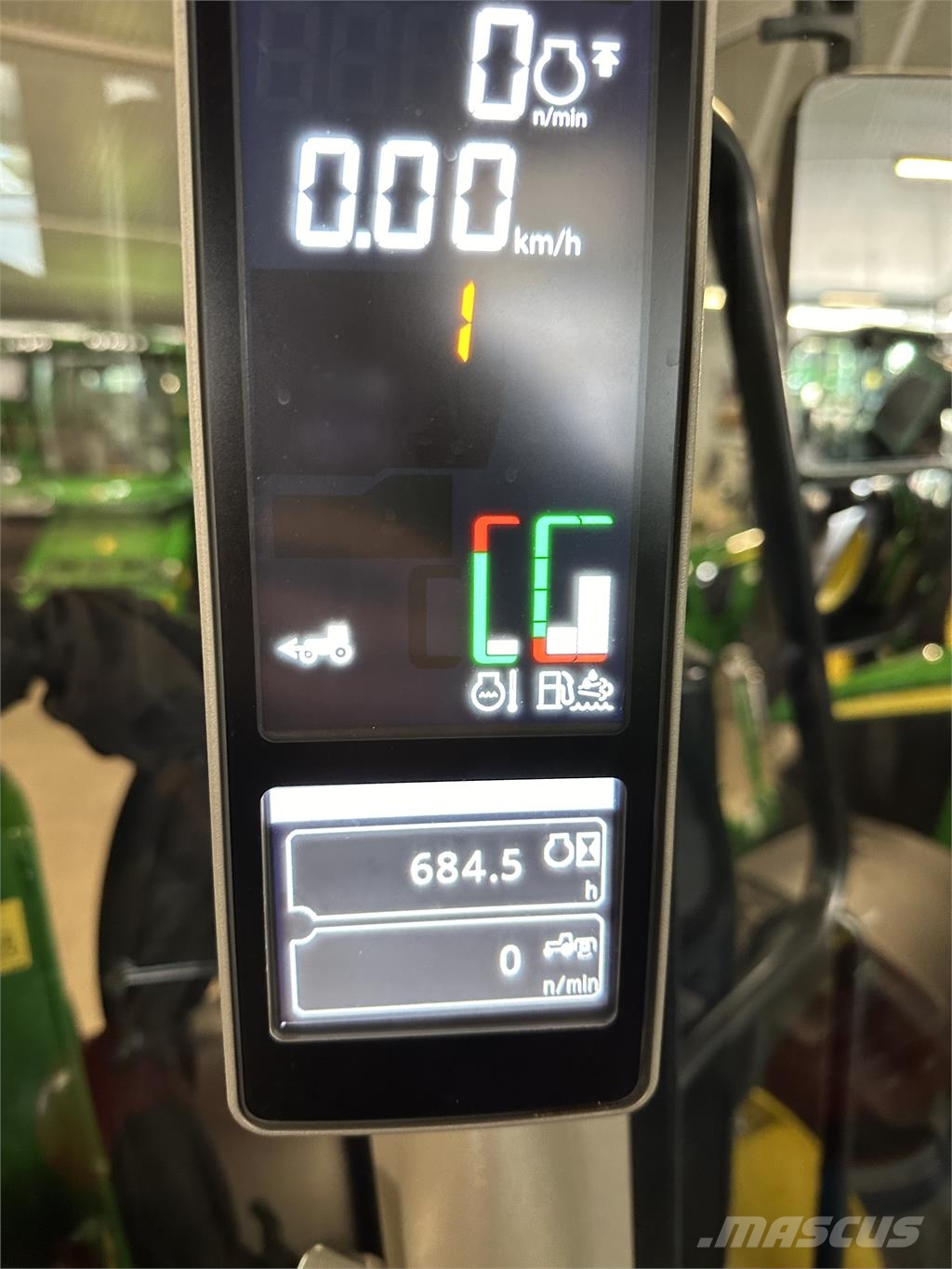 John Deere 6090M m JD 623R LASTARE الجرارات