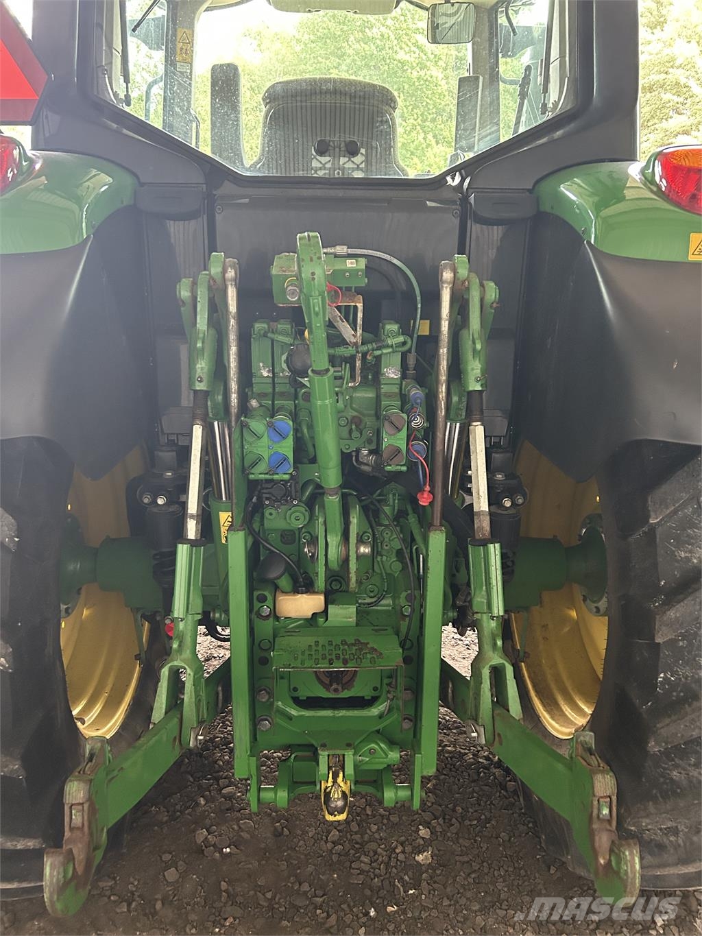 John Deere 6110M AP TRAKTOR FR.LYFT PTO Traktorji