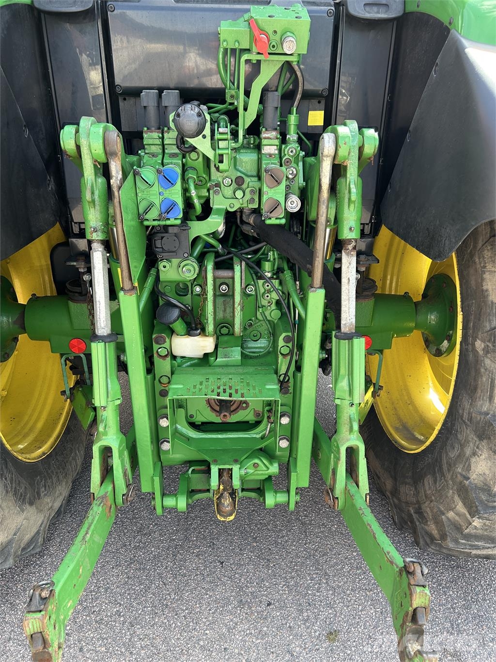 John Deere 6120M TRAKTOR STEPNOSE AQ+ ECO الجرارات