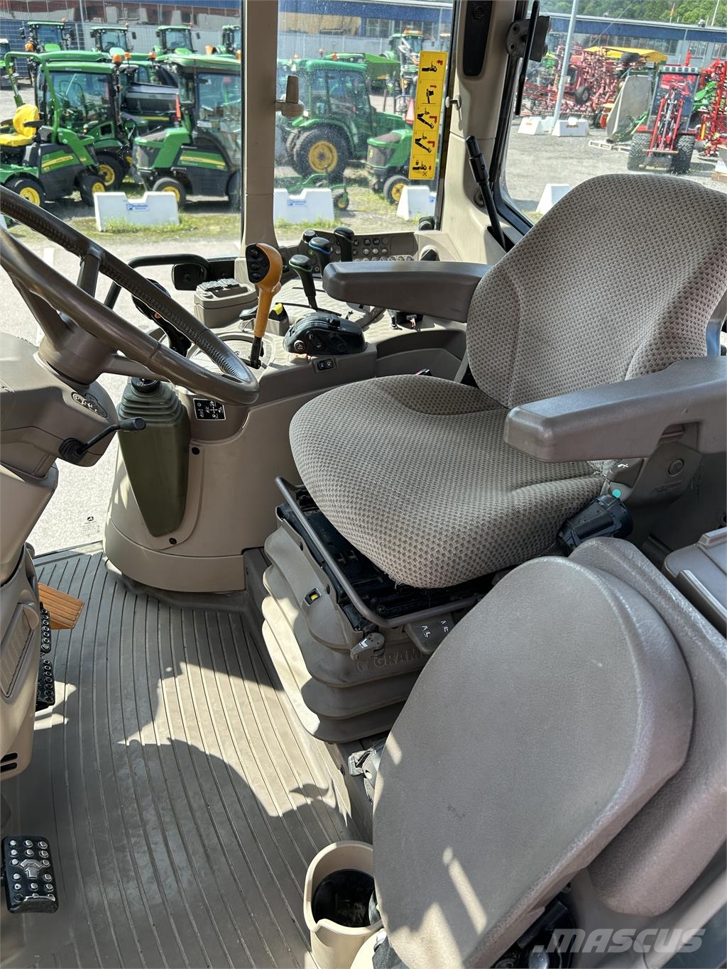 John Deere 6120M TRAKTOR STEPNOSE AQ+ ECO الجرارات