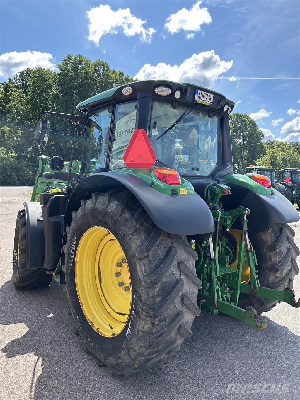 John Deere 6120M TRAKTOR STEPNOSE AQ+ ECO الجرارات