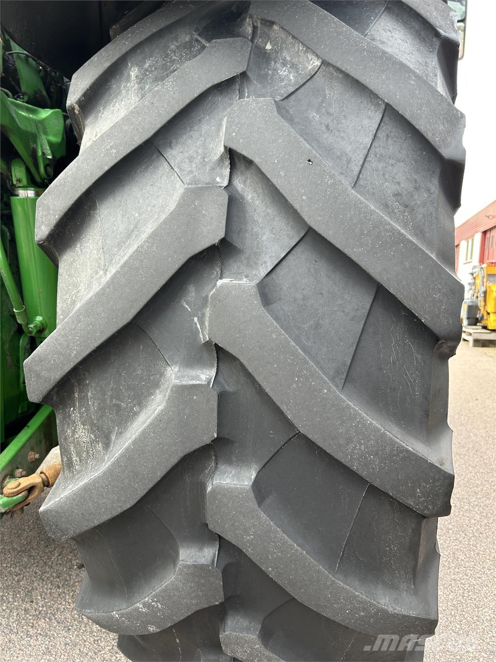 John Deere 6130R AP TRAKTOR 50 KM FR.LYFT Traktorer