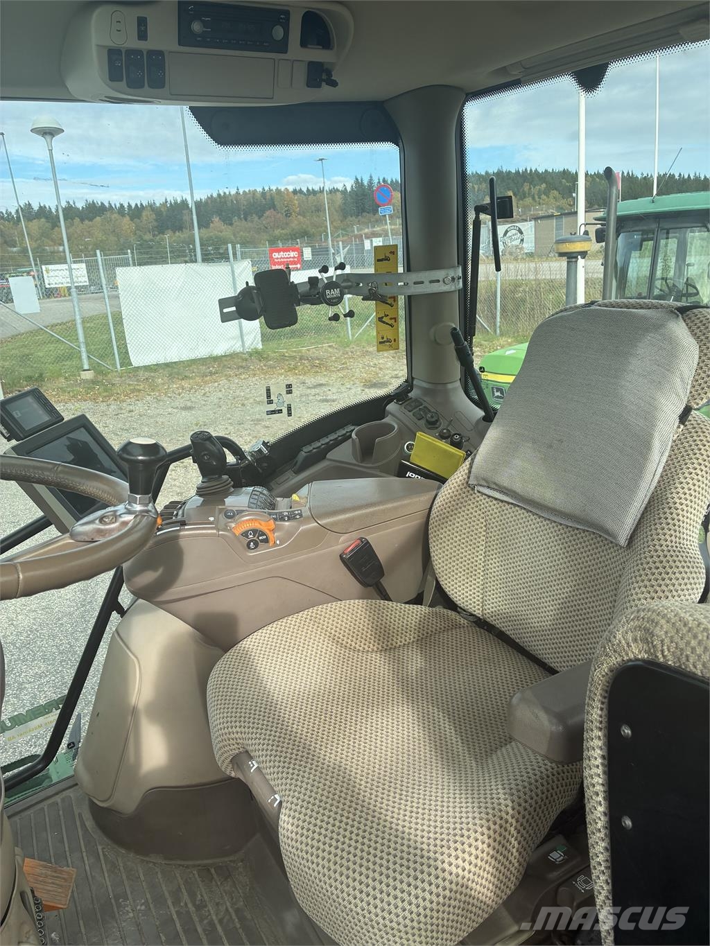 John Deere 6130R AP TRAKTOR 50 KM FR.LYFT Traktorid