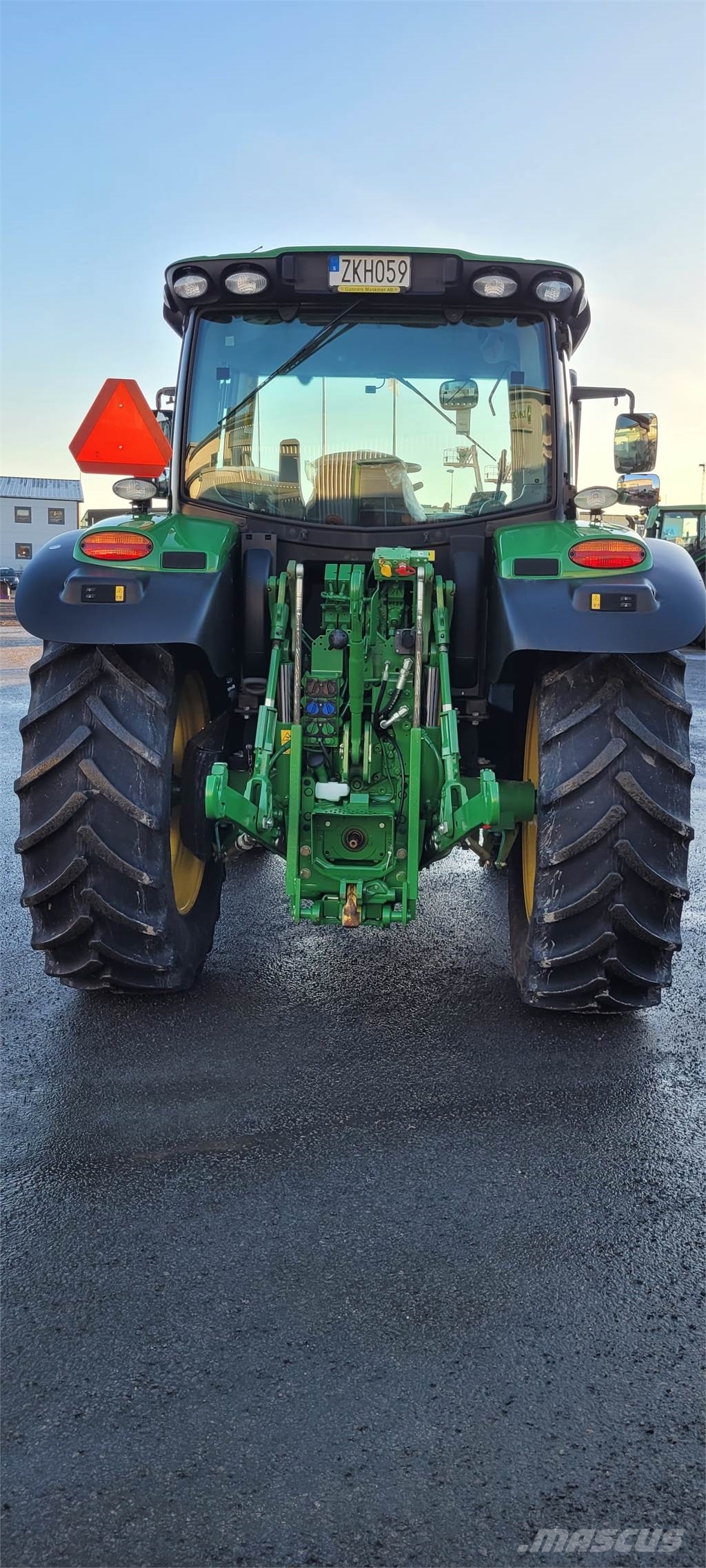 John Deere 6130R AP TRAKTOR FR.LYFT Tractoren