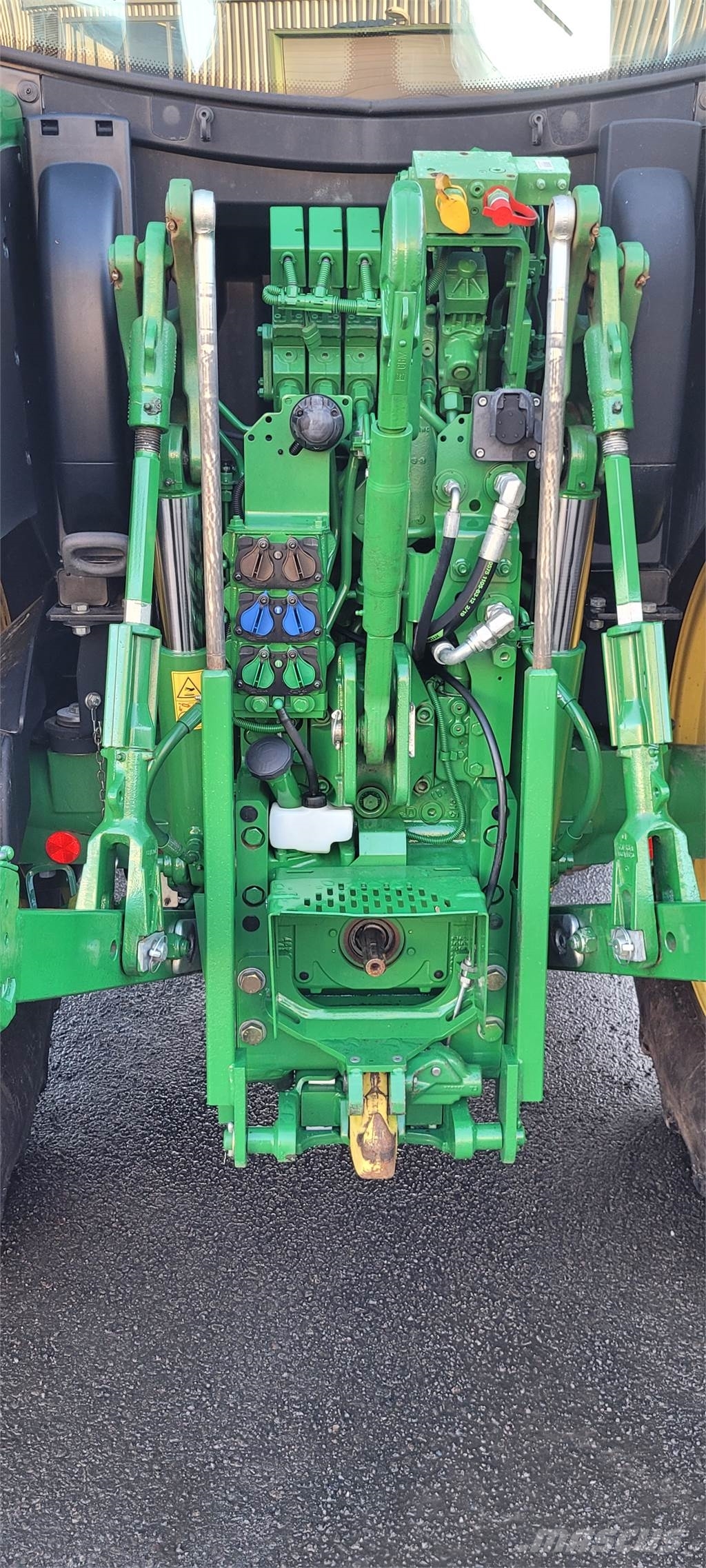 John Deere 6130R AP TRAKTOR FR.LYFT Tractoren