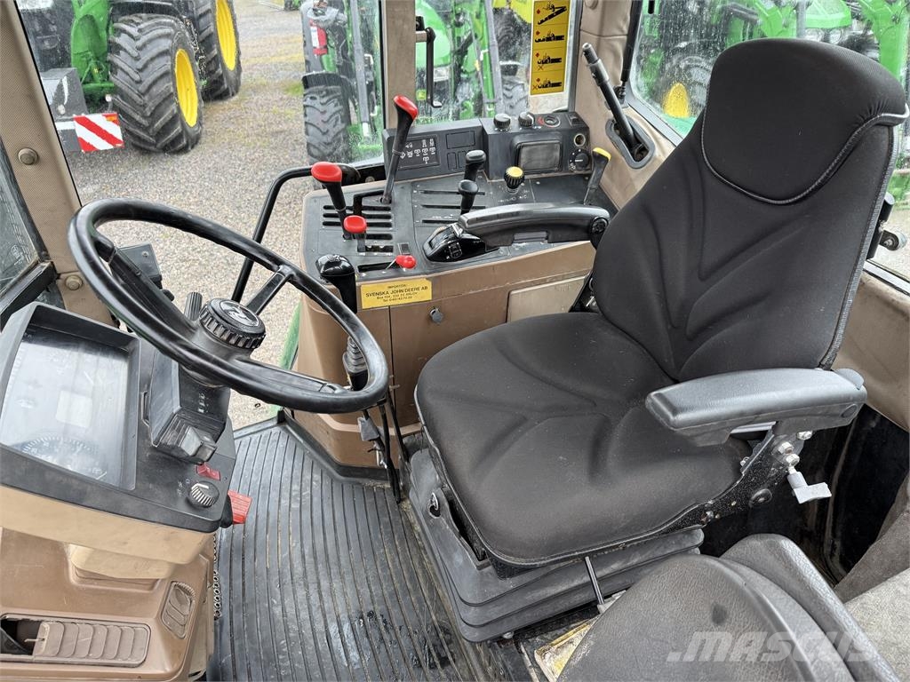 John Deere 6200 الجرارات