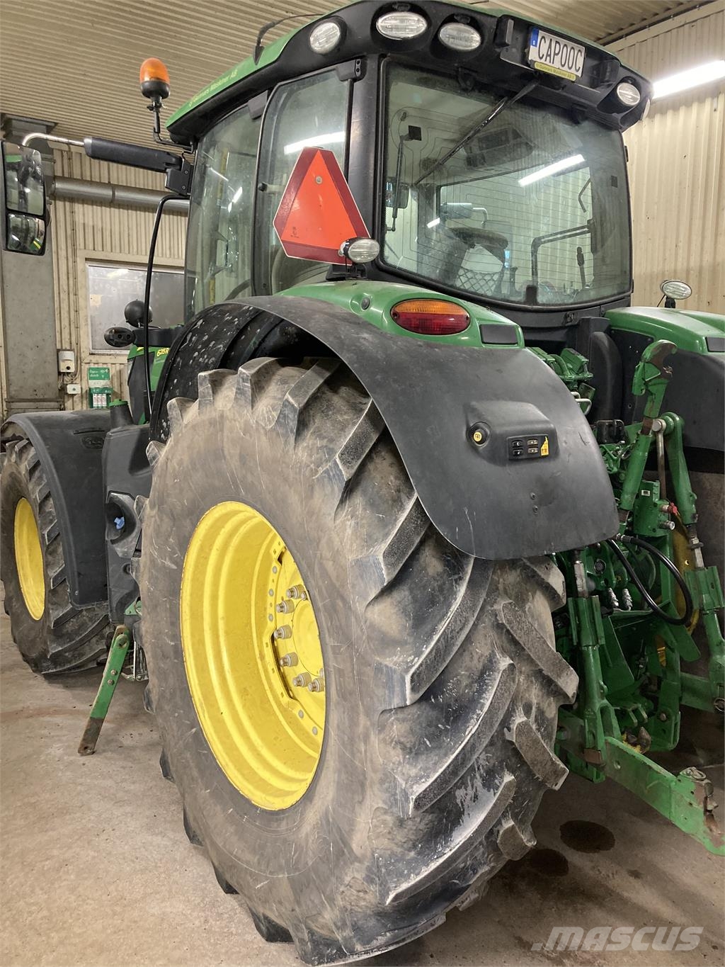 John Deere 6215R AP TRAKTOR FR.LYFT PTO Trattori
