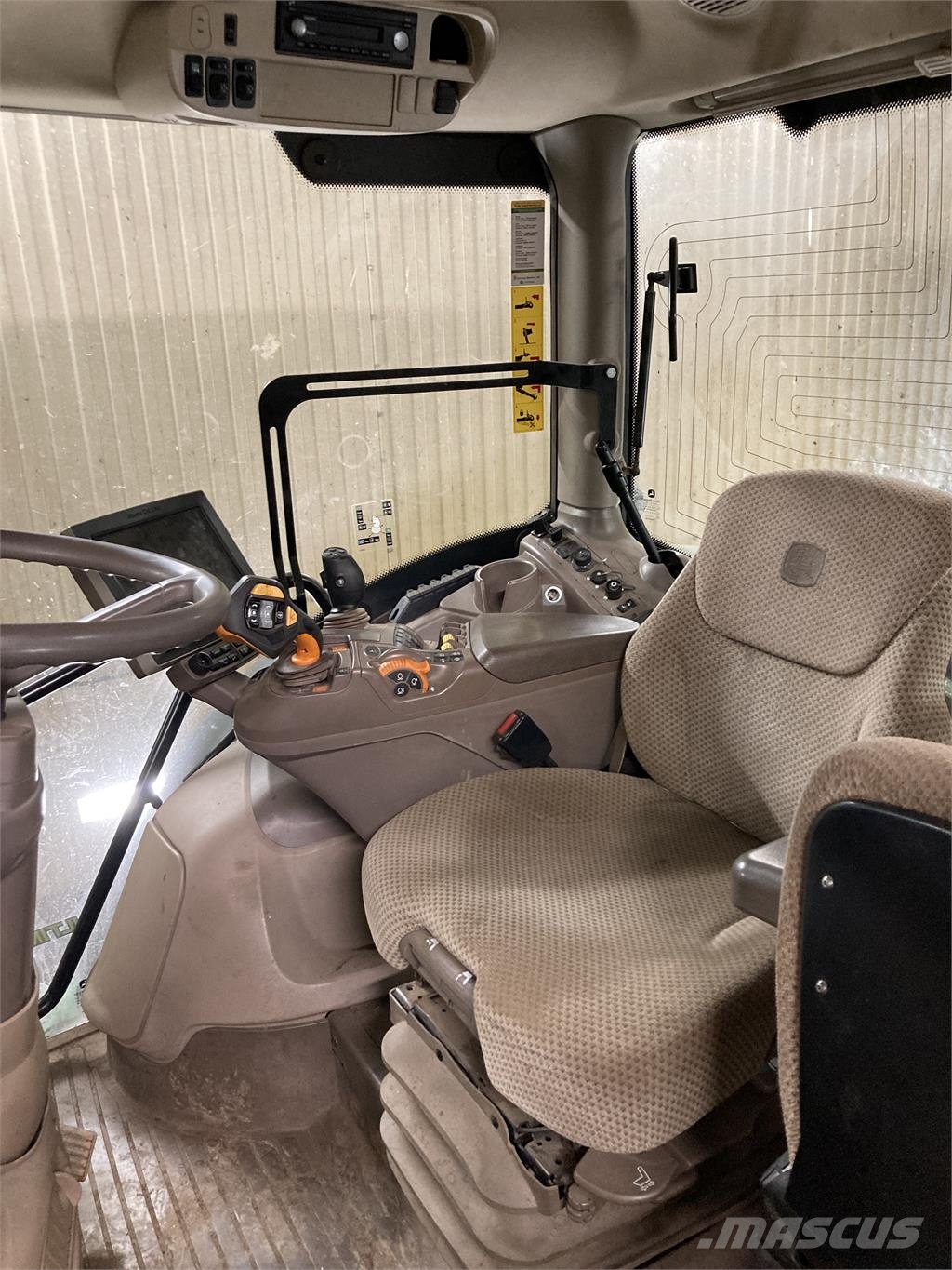 John Deere 6215R AP TRAKTOR FR.LYFT PTO Trattori