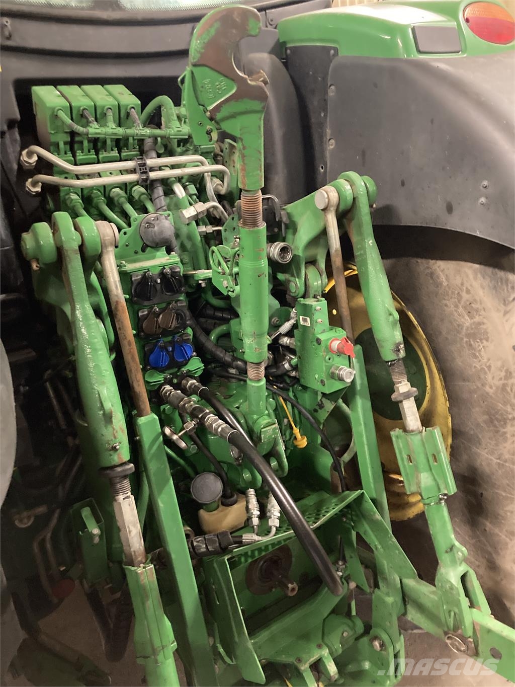 John Deere 6215R AP TRAKTOR FR.LYFT PTO Trattori