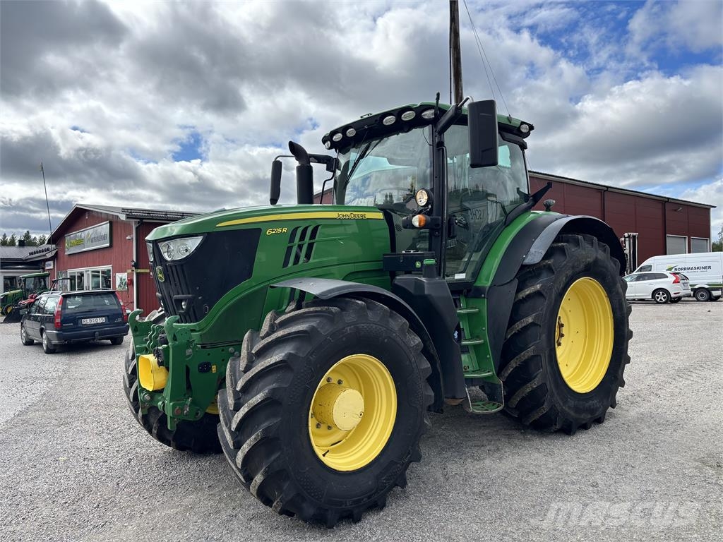 John Deere 6215R Direct Drive الجرارات
