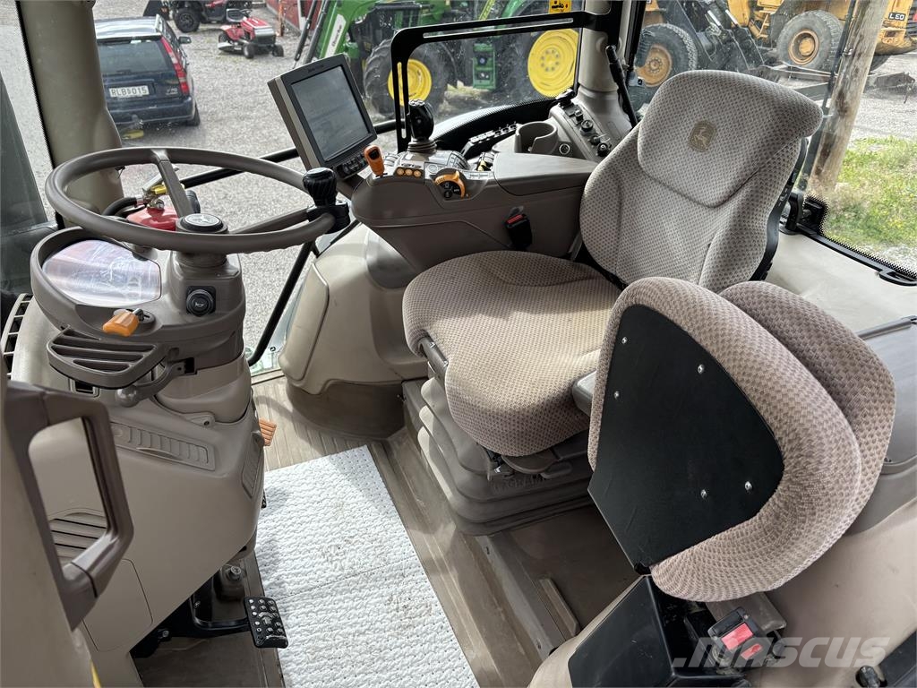 John Deere 6215R Direct Drive الجرارات