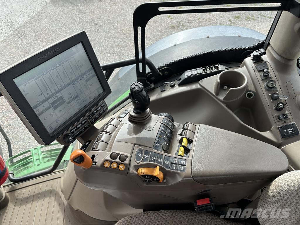 John Deere 6215R Direct Drive الجرارات