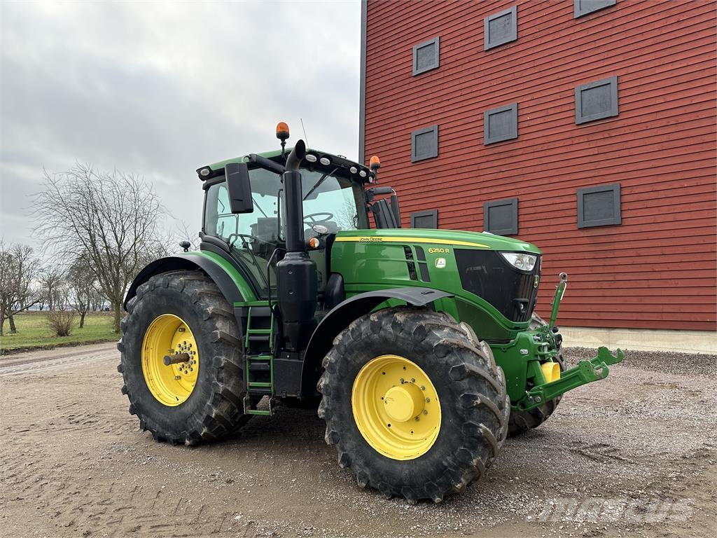 John Deere 6250R الجرارات