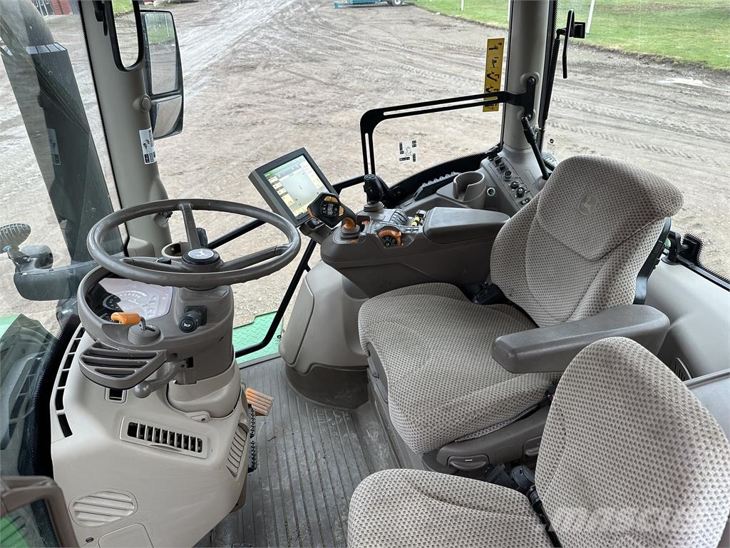 John Deere 6250R الجرارات