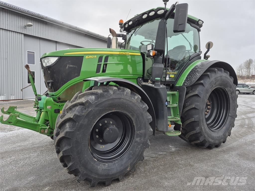 John Deere 6250R TRAKTOR