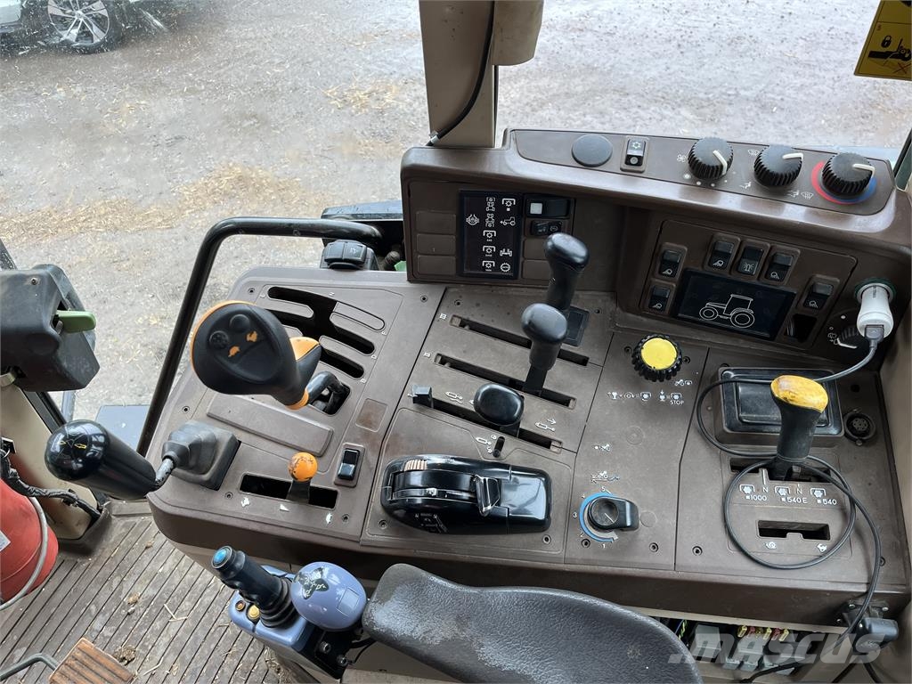 John Deere 6810 PQ+ TRAKTOR Tractors