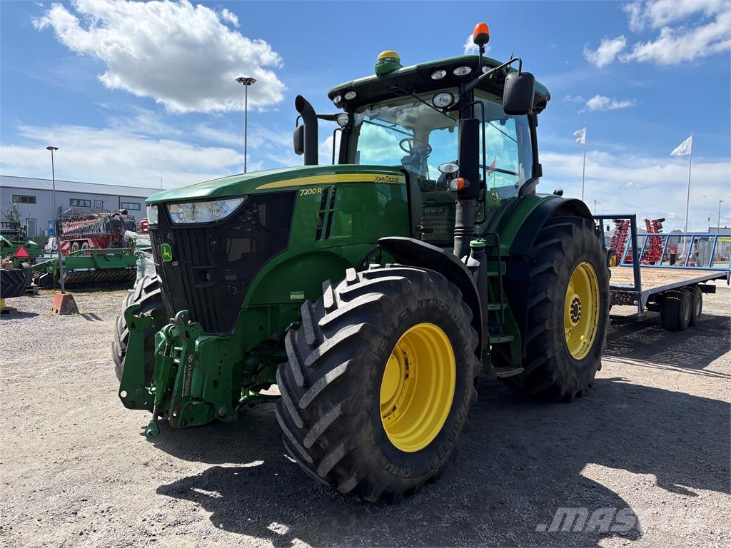 John Deere 7200R Traktoren