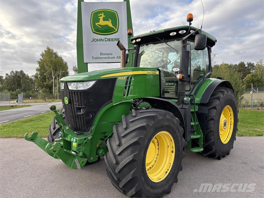 John Deere 7215R Traktory