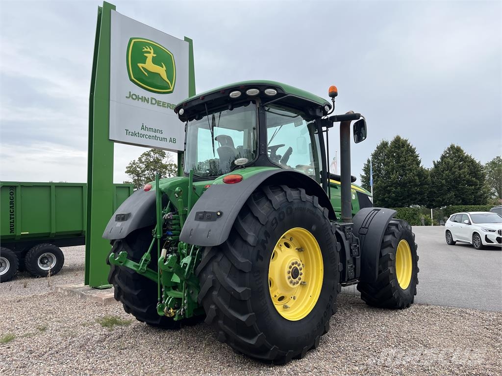 John Deere 7250R Tractors