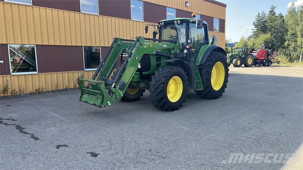 John Deere 7530