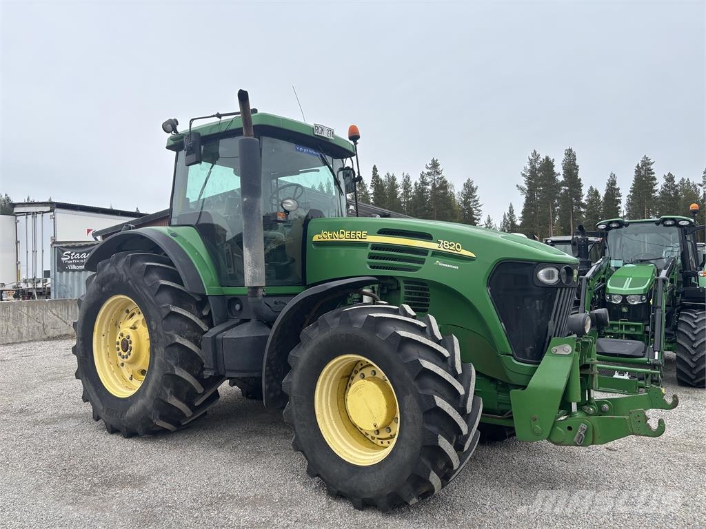 John Deere 7820 트랙터