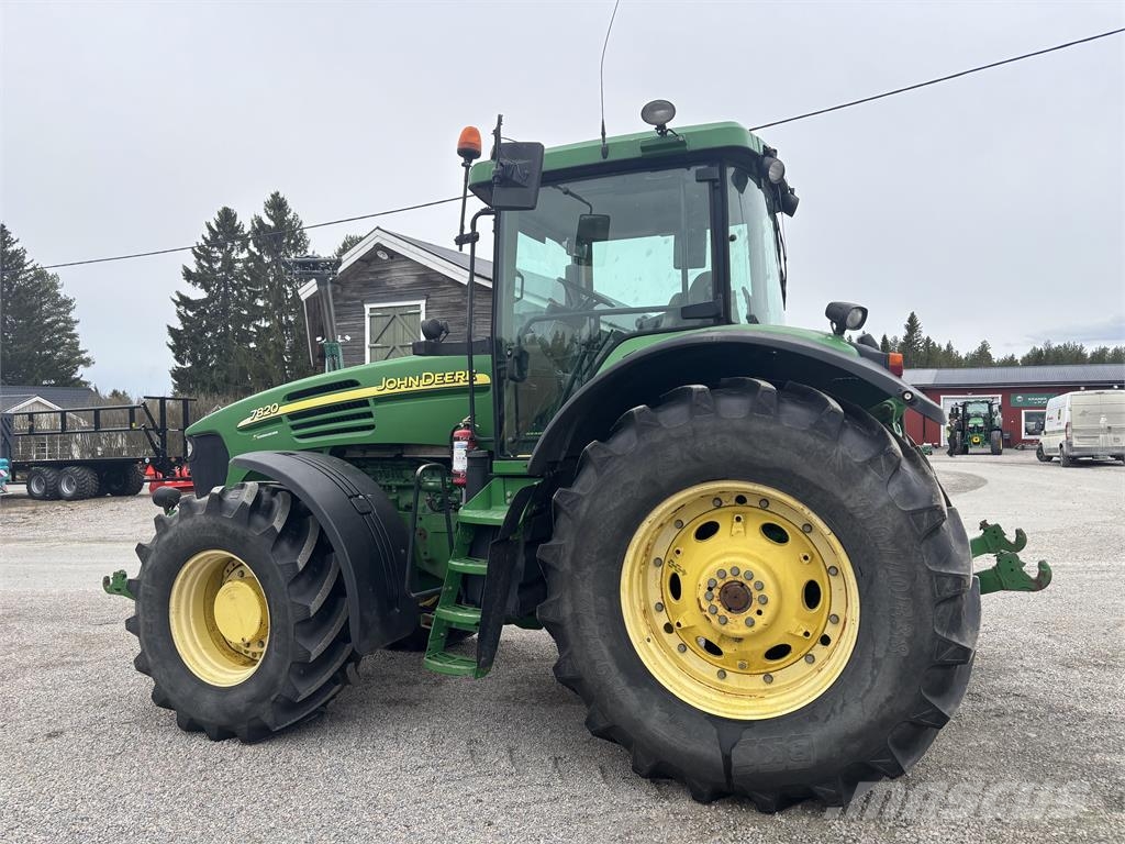 John Deere 7820 트랙터