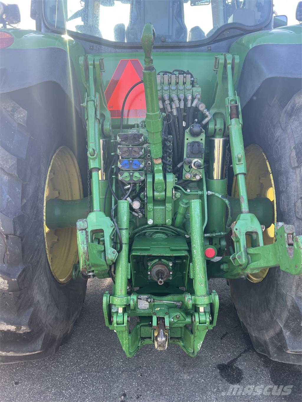 John Deere 8295R الجرارات