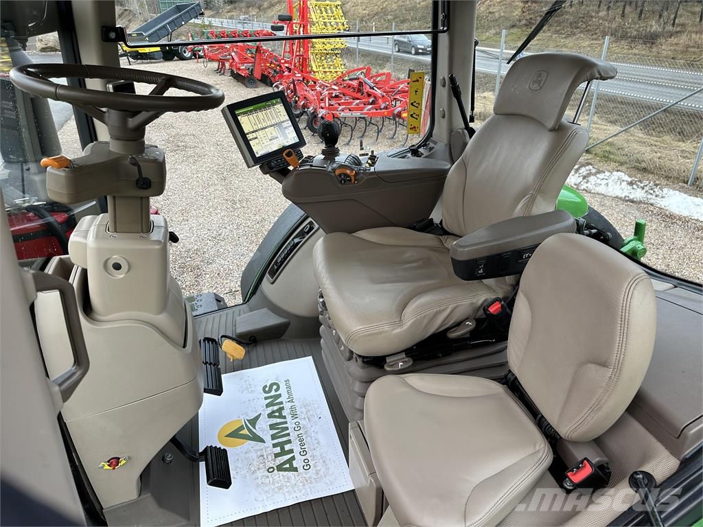 John Deere 8370R الجرارات