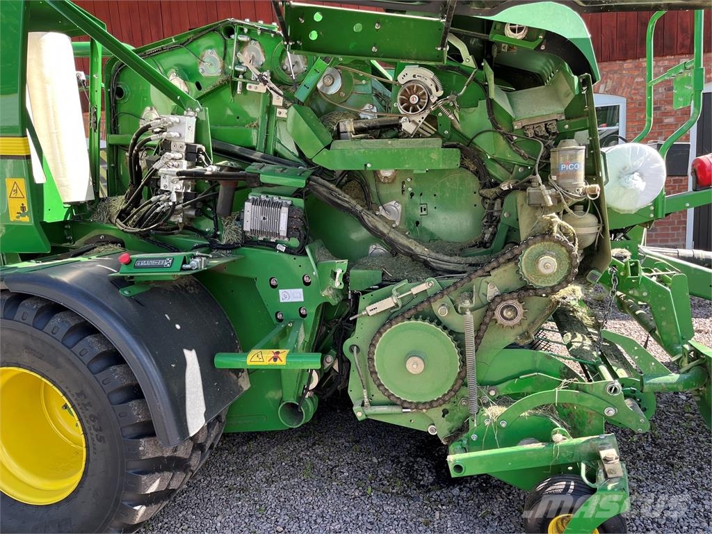 John Deere C441R INPLASTARPRES Ruloonpressid