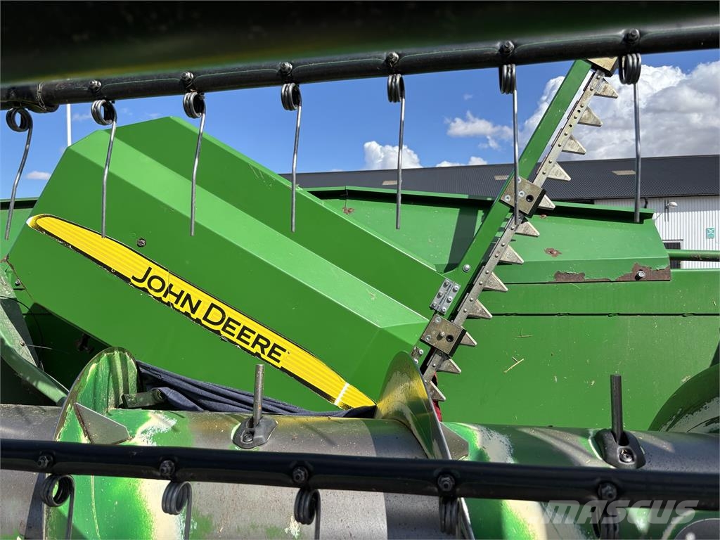 John Deere S670 SKÖRDETRÖSKA 25 FOT Cosechadoras combinadas