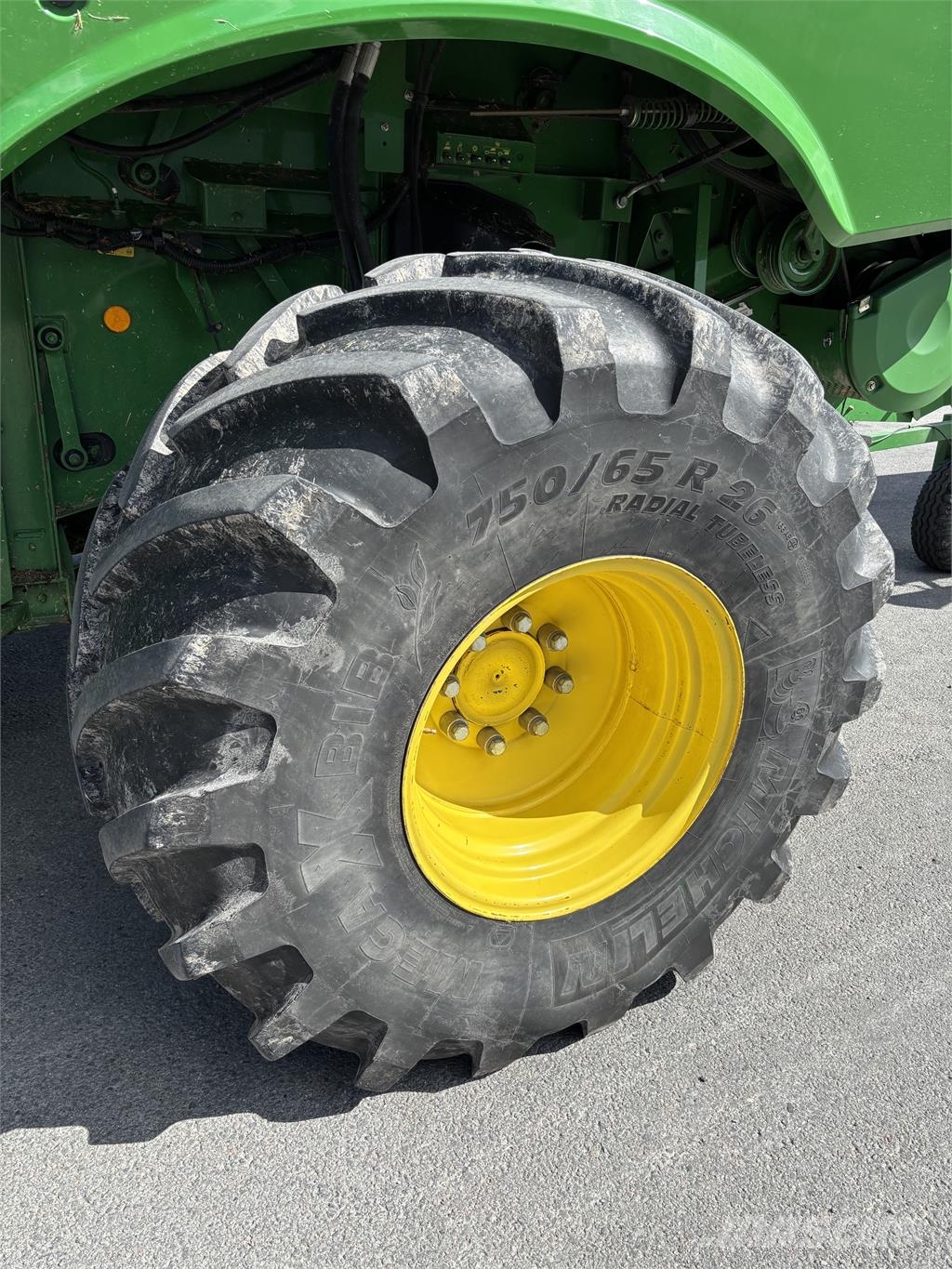 John Deere S670 SKÖRDETRÖSKA 25 FOT Cosechadoras combinadas