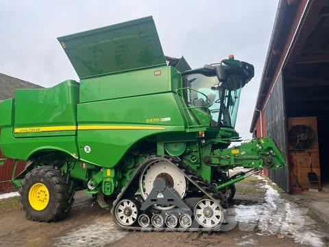 John Deere S670 SKÖRDETRÖSKA 30 FOT Mietitrebbiatrici