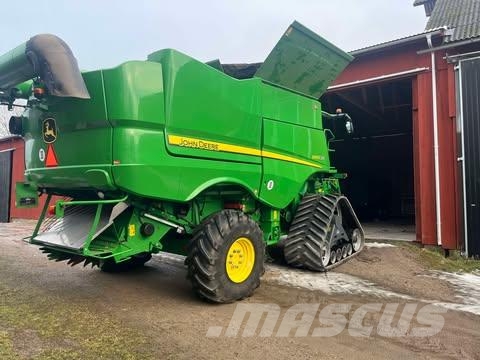 John Deere S670 SKÖRDETRÖSKA 30 FOT Mietitrebbiatrici