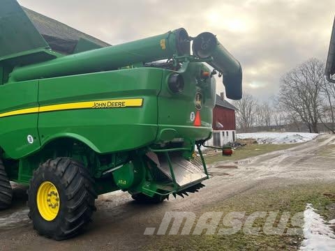 John Deere S670 SKÖRDETRÖSKA 30 FOT Mietitrebbiatrici