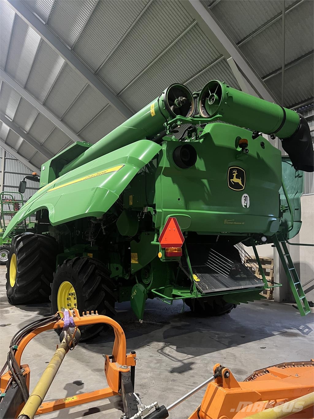John Deere S685 TRÖSKA MED 35FOT ZURN IPF حصادات