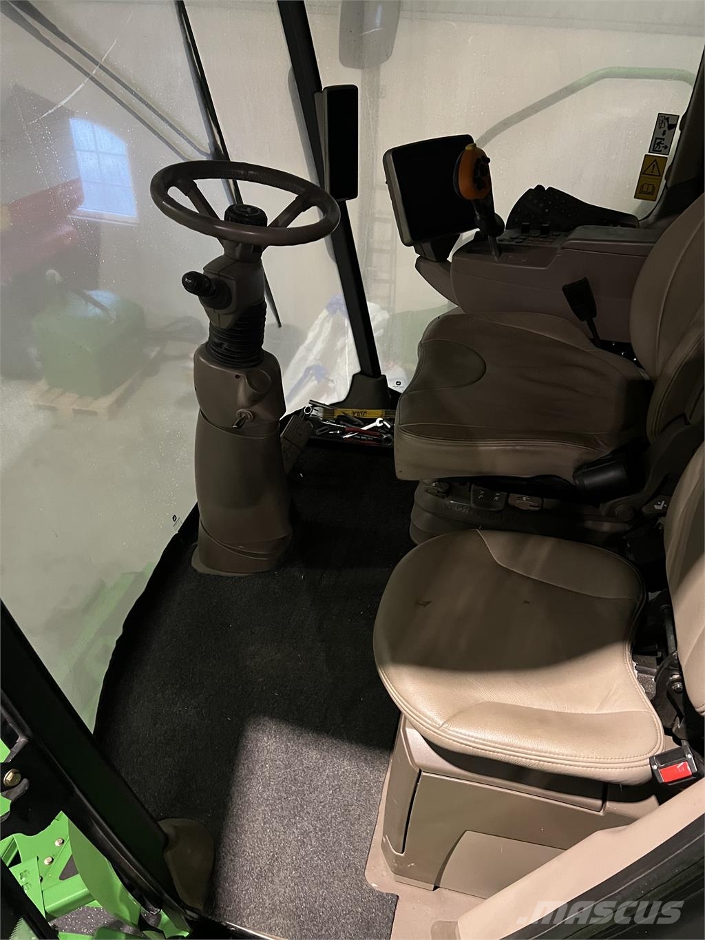 John Deere S685 TRÖSKA MED 35FOT ZURN IPF حصادات