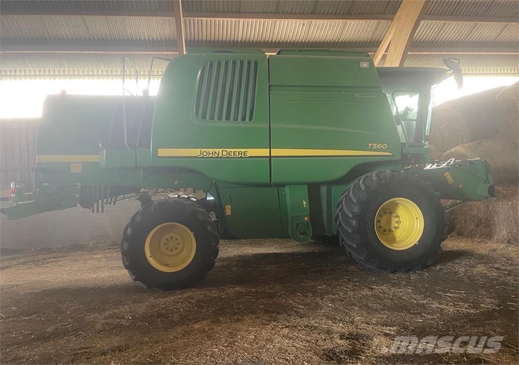 John Deere T560 SKÖRDETRÖSKA 25 FOT Teraviljakombainid