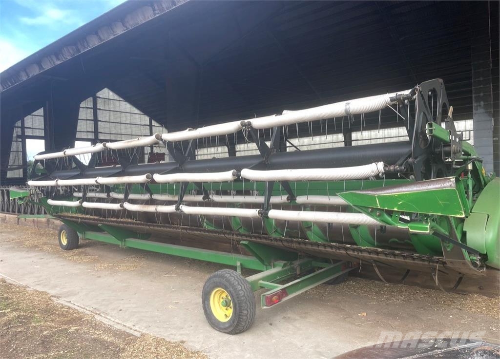 John Deere T560 SKÖRDETRÖSKA 25 FOT Teraviljakombainid