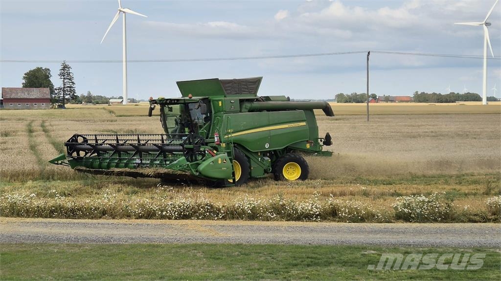 John Deere T560I SKÖRDETRÖSKA 25 FOT حصادات