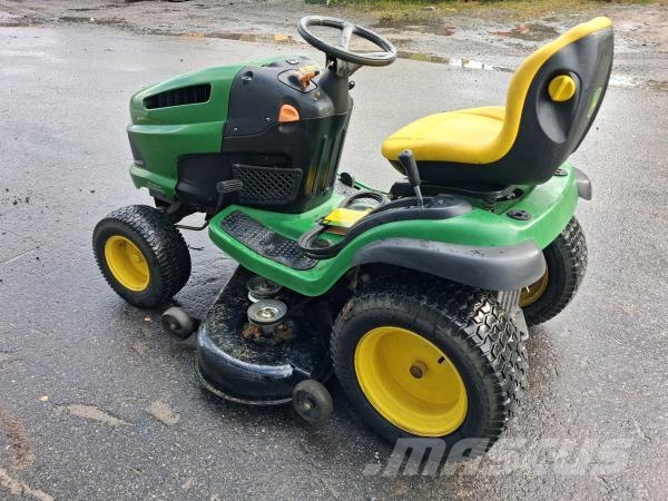 John Deere TRÄDGÅRDSTRAKTOR ركوب الحشائش