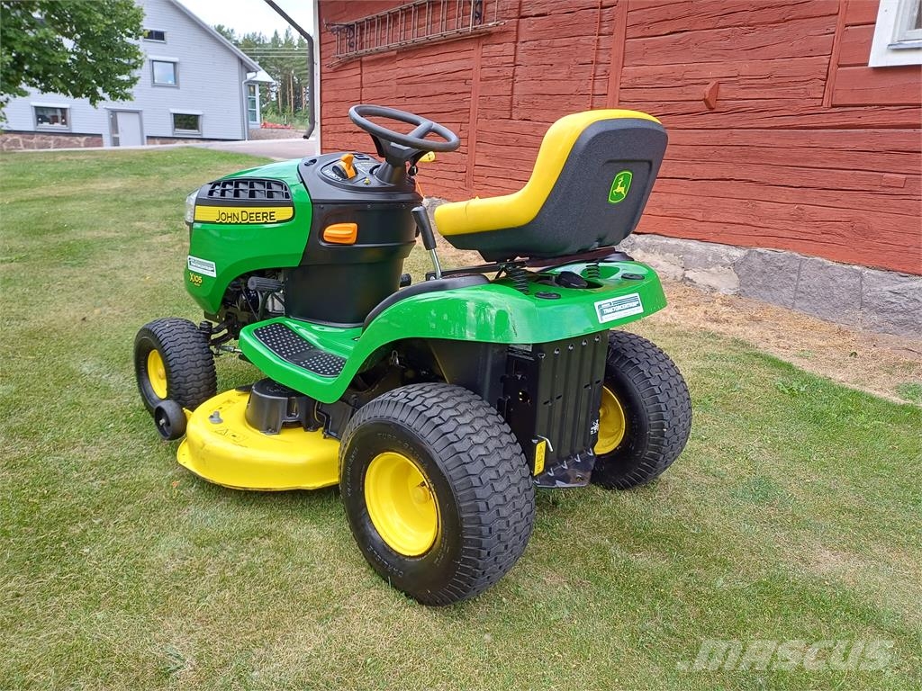 John Deere X105 TRÄDGÅRDSTRAKTOR معدات العناية بالأرض - غير ذلك