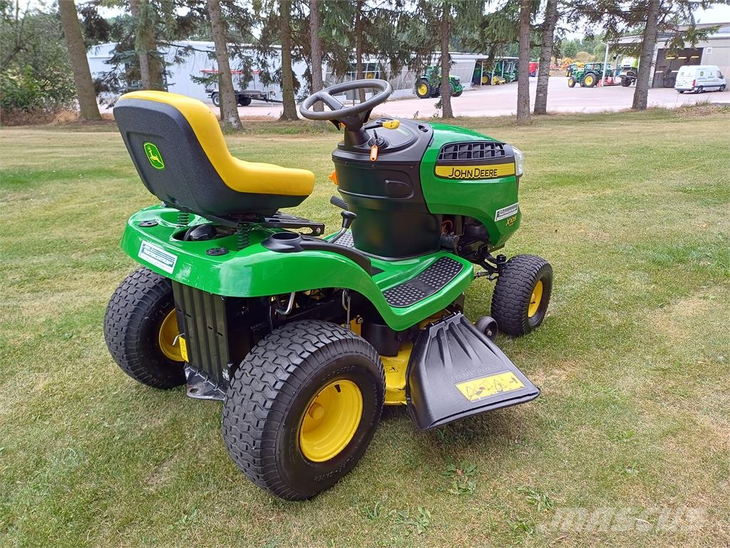 John Deere X105 TRÄDGÅRDSTRAKTOR معدات العناية بالأرض - غير ذلك