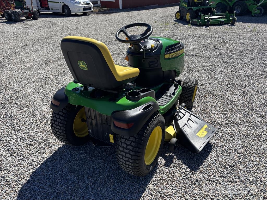 John Deere X166 Åkgräsklippare Päältäajettavat ruohonleikkurit