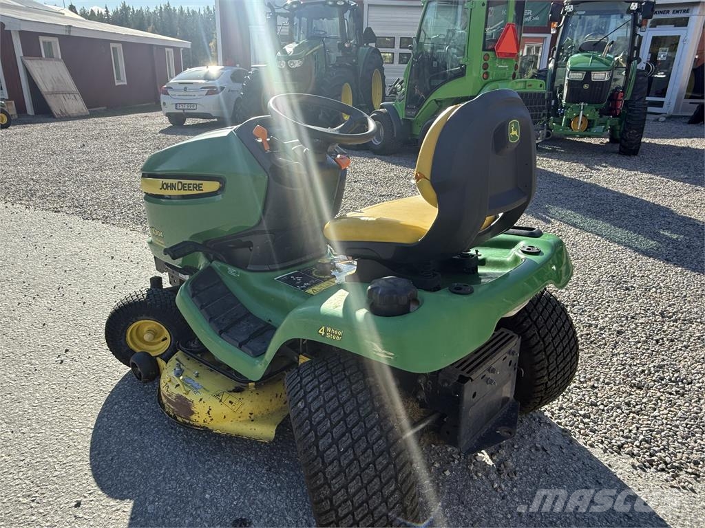 John Deere X304 med 107cm klippdäck ركوب الحشائش
