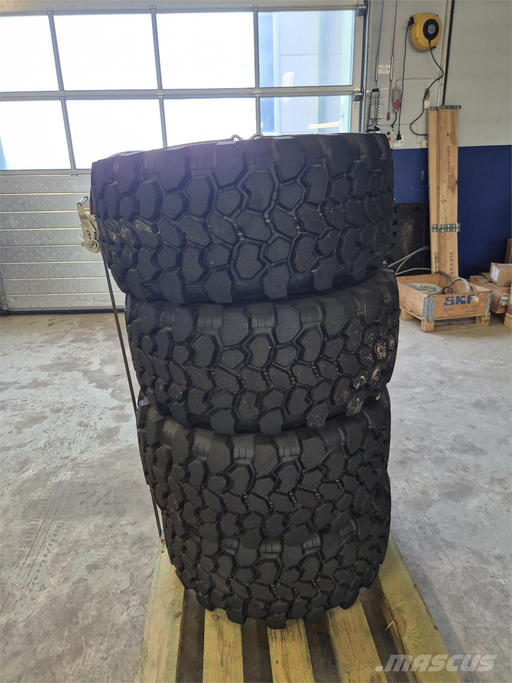 Kramer KT 144 タイヤ、ホイル、リム