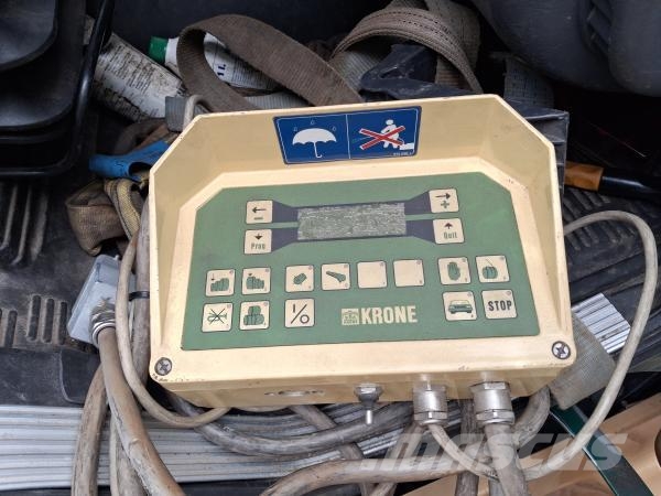 Krone 130 RUNDBALSPRESS Balirke (okrogle bale)