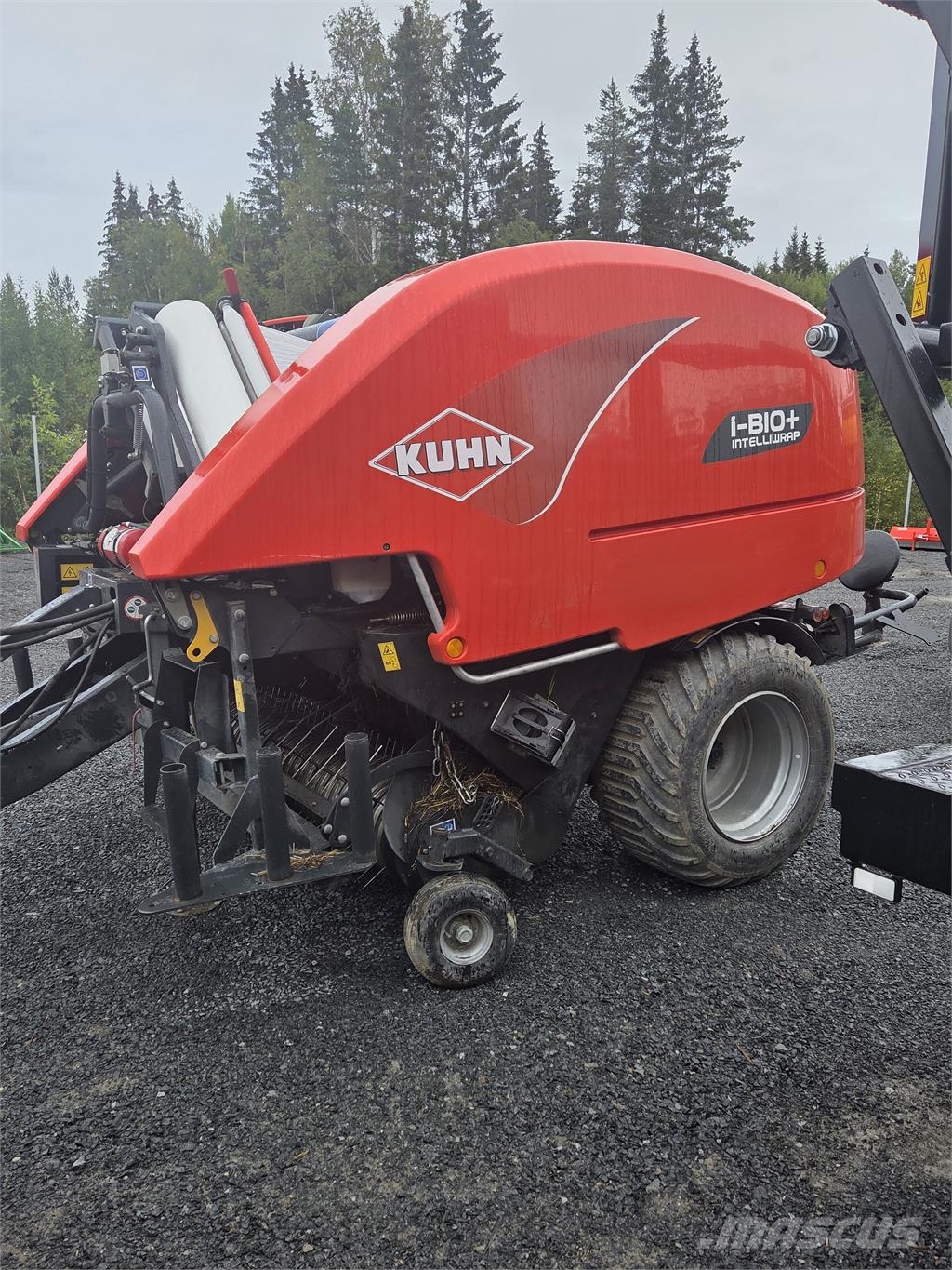 Kuhn Rundbalspress i-Bio + Weitere Düngemaschinen