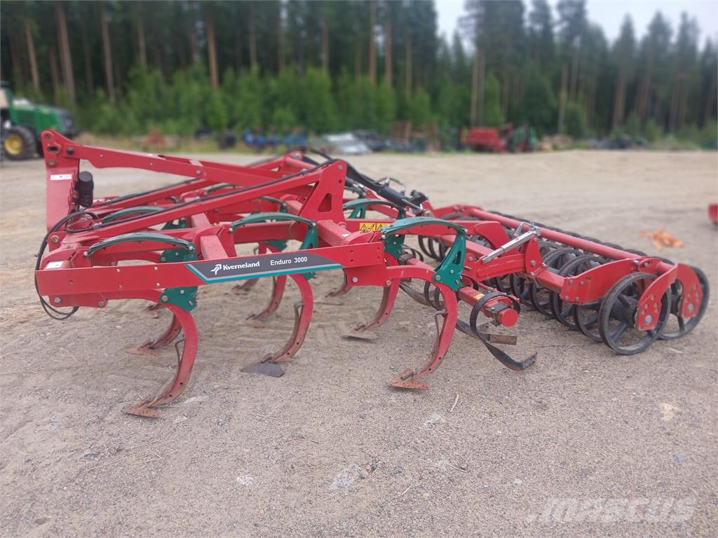 Kverneland Enduro 3000 Kultivator ماكينات وملحقات زراعة أخرى